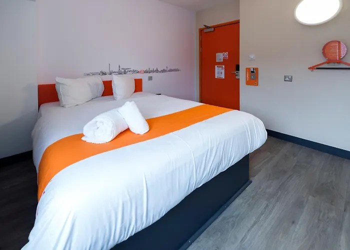 Hotell Easyhotel 2*