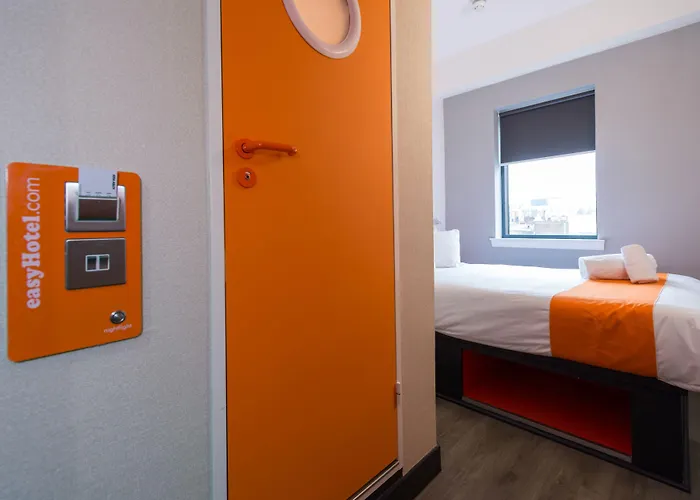 Easyhotel