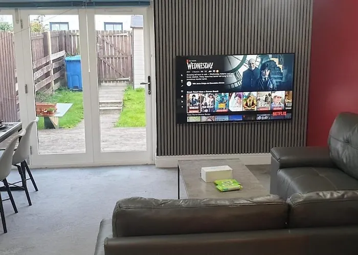 Oatlands Oasis-free Parking-2 Minutes From M74