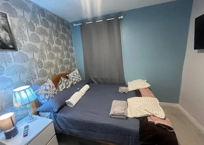 Apartment Stylish 3 Bedroom House Glasgow