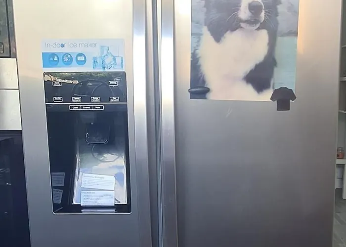 2-bedroom Away From In Glasgows' East End With Free Parking *