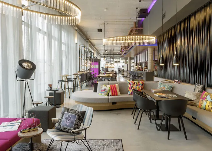 Hotel Moxy Merchant 3*