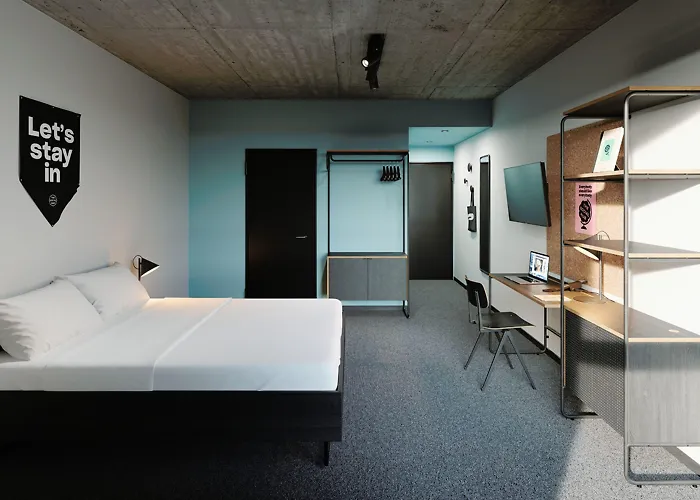 Hotel The Social Hub 4*