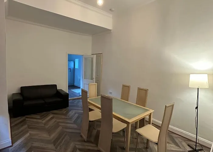 Victorian 5 Bedroom House Free Parking Sse Lägenhet