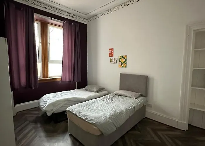 Victorian 5 Bedroom House Free Parking Sse *