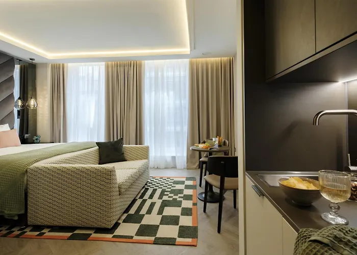 The Wellington By Adina Glasgow