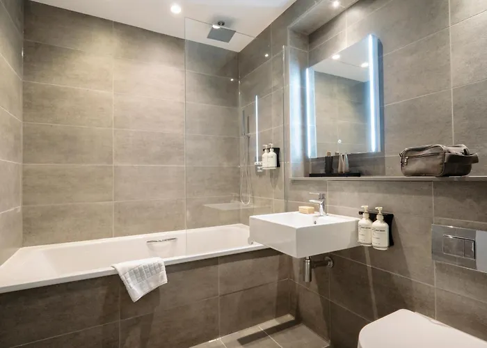 The Wellington By Adina 4* Glasgow