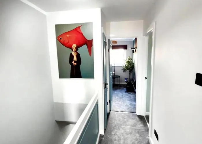 Urban 4br House - Central-free Parking-no Party 度假居 *