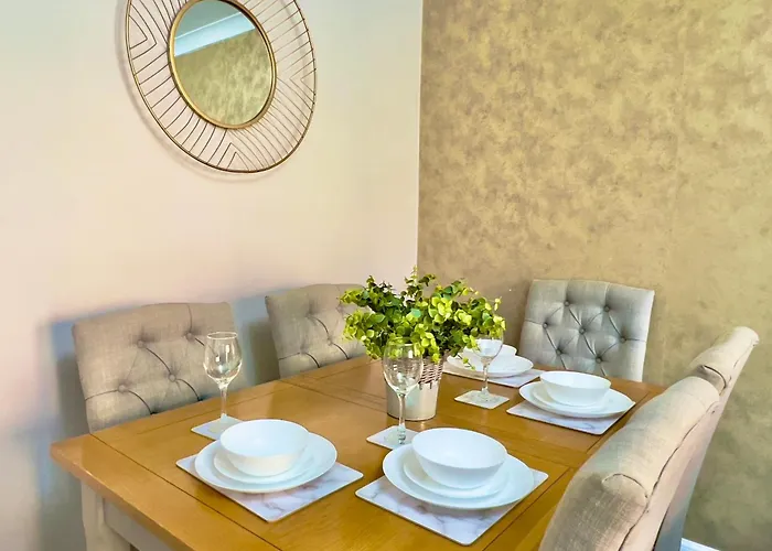 Stylish With Free Parking Near Town * Glasgow