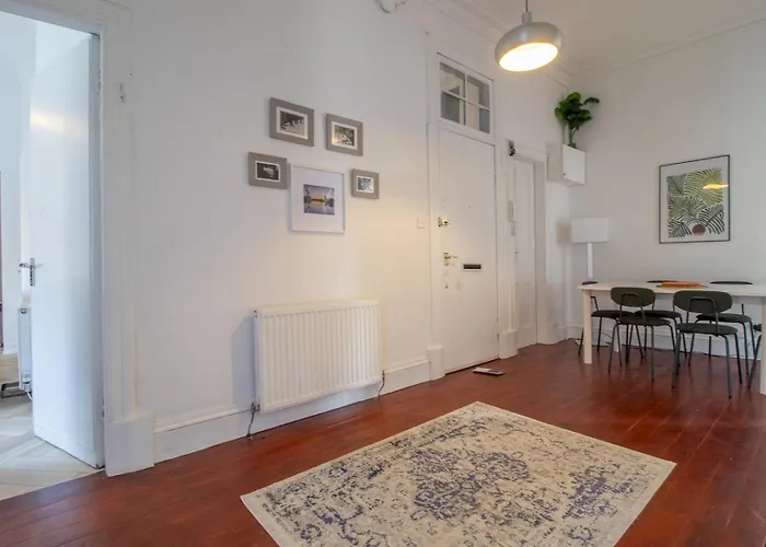 Pass The Keys Victoria Road Queens Park View グラスゴー