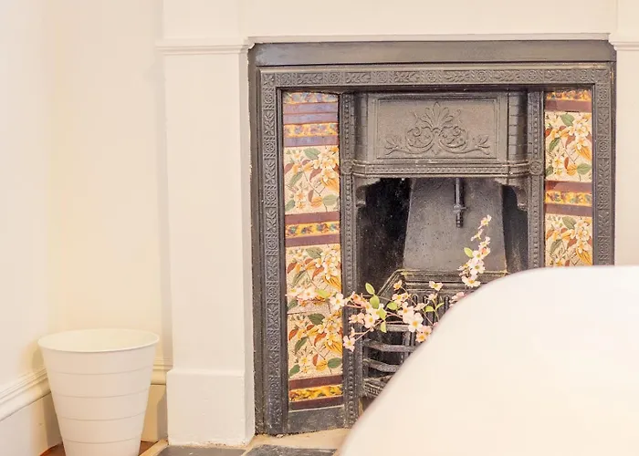 Pass The Keys Victoria Road Queens Park View