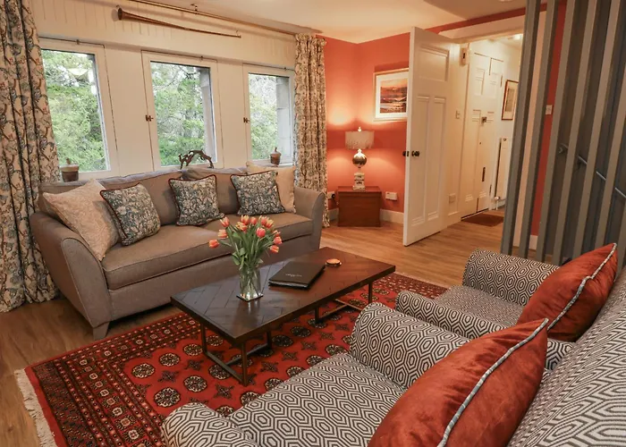 The Coach House - Holmwood *