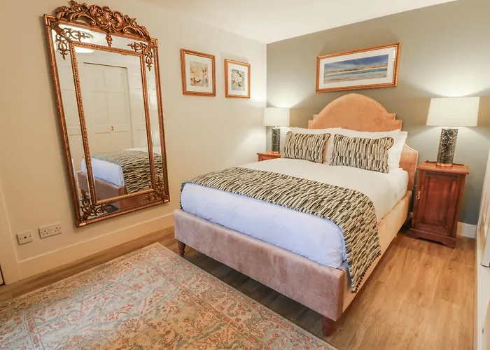 The Coach House - Holmwood *