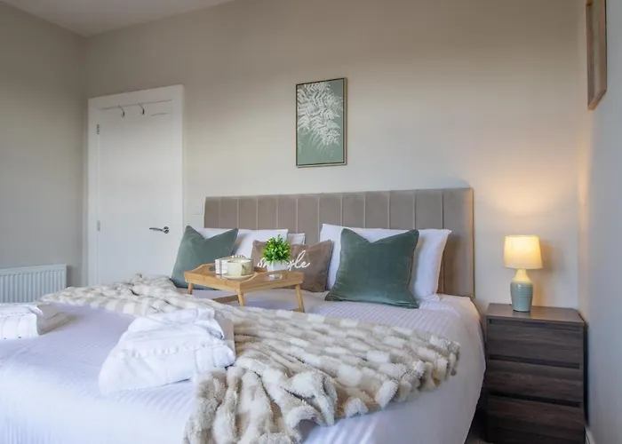 Pinkerton House - 3 Bed Rutherglen Holiday home *