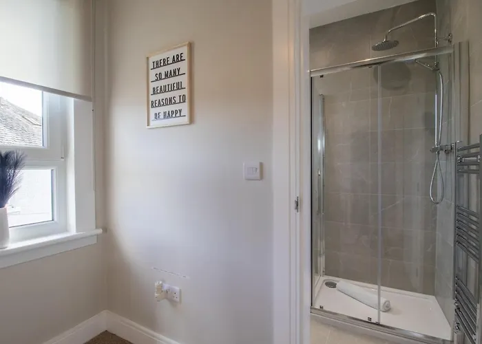 Pinkerton House - 3 Bed Rutherglen Holiday home Glasgow