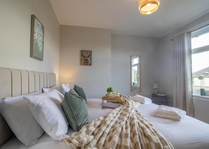 Holiday home Pinkerton House - 3 Bed Rutherglen Glasgow