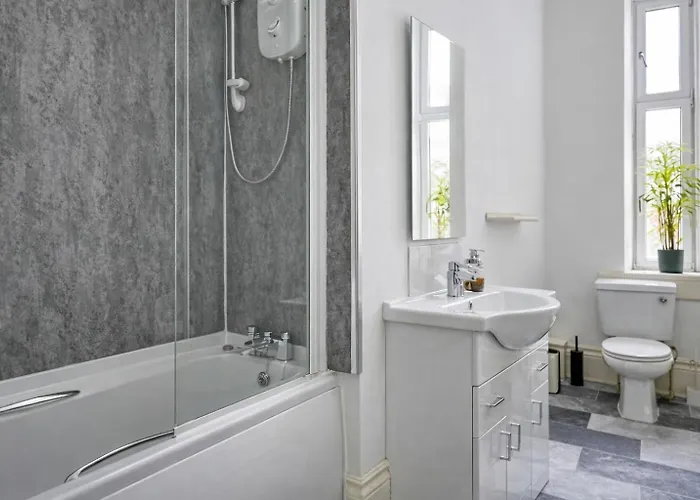 Group 4br Sleeps 11 Spacious With Parking Apartman *