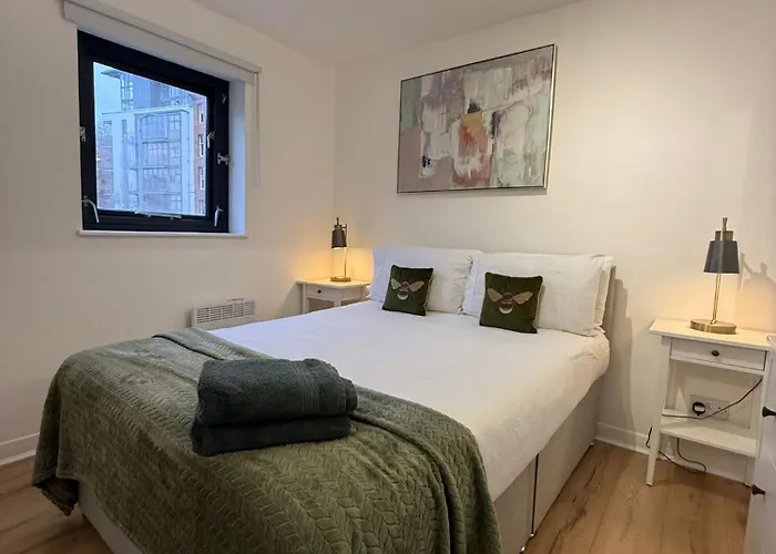 2br Sleeps 4 Albion Gate Centre