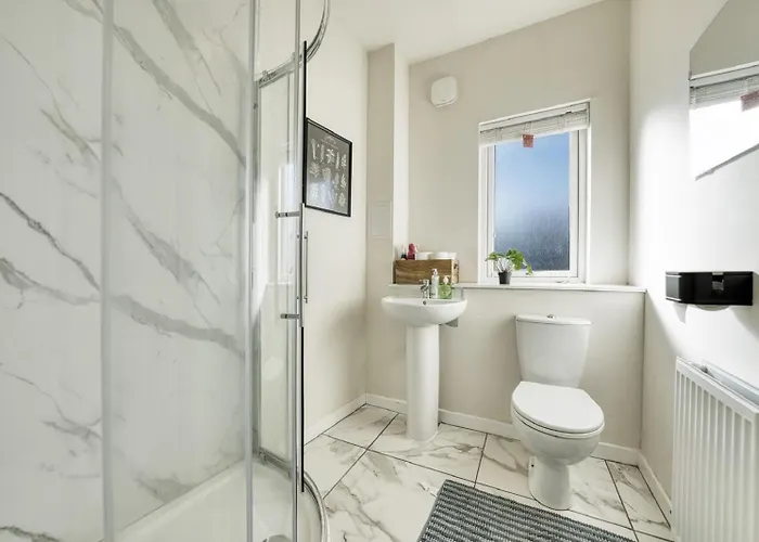 Stylish And Morden 3bed House Centre