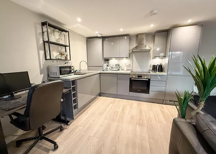 2-bed Flat In East End