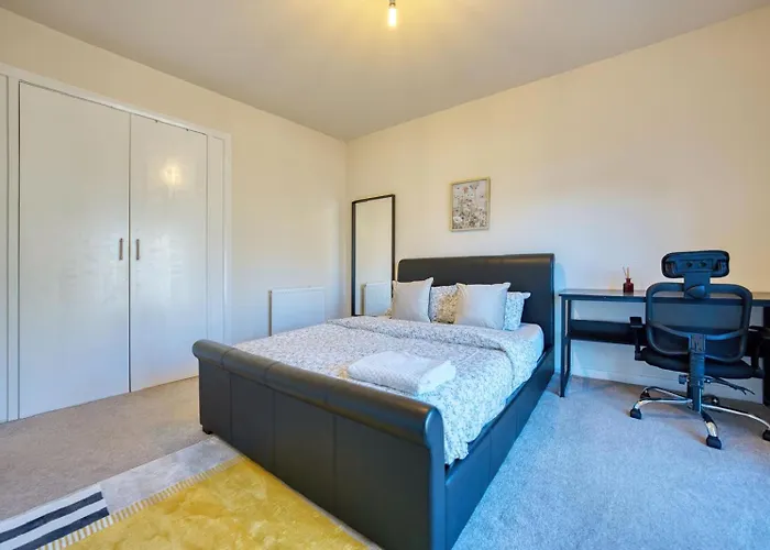 Stylish And Morden 3bed House Centre