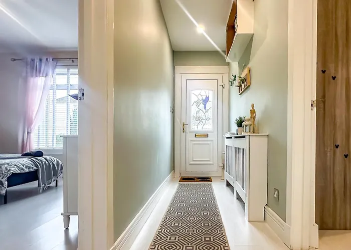 Quite And New House, Commore Drive شقة *