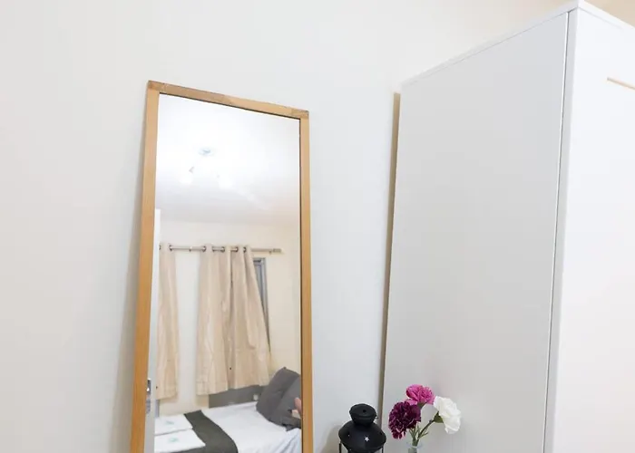 53 Dorset Street G3 7ag