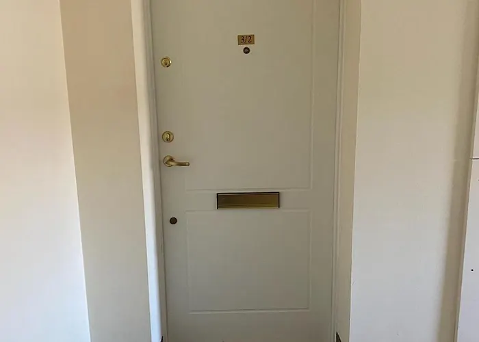 Modern 2 Bedroom Flat With Private Parking * غلاسغو