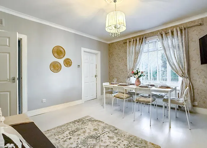 شقة Quite And New House, Commore Drive