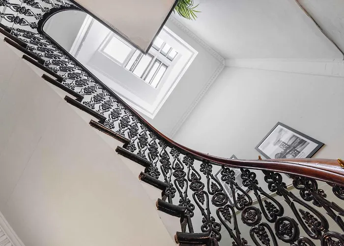 The Sauchie Apartment *