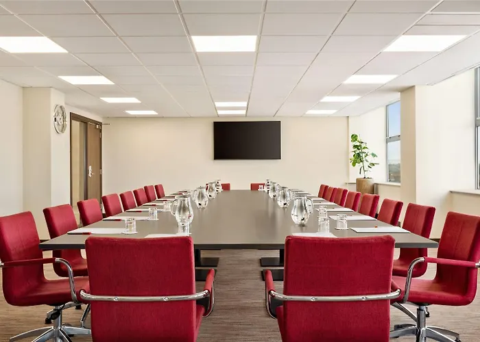 Ramada By Wyndham East Kilbride 3*