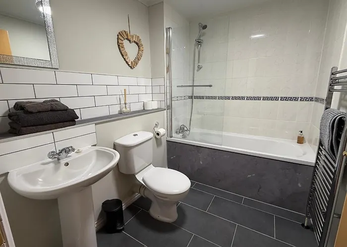 Апартаменты In Heart Of West End- Parking Space- Recent Refurb- Near And Kelvingrove Art Gallery