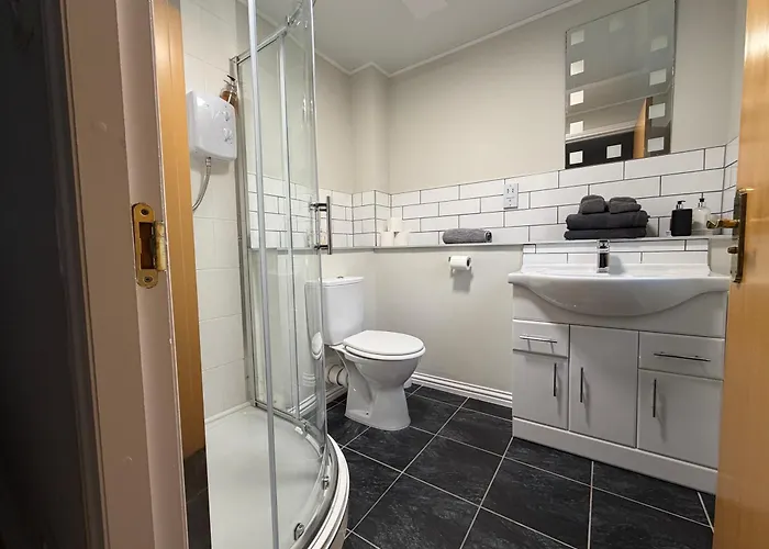 In Heart Of West End- Parking Space- Recent Refurb- Near And Kelvingrove Art Gallery Апартаменты Глазго