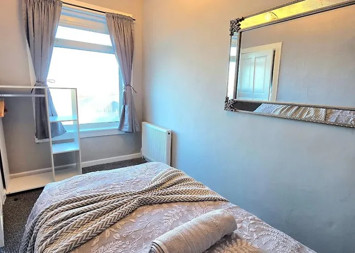 Bright And Cozy 3br Near Hampden Park Vakantiehuis Glasgow