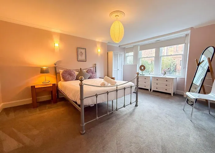 Spacious Three Storey West End - 3 Bedroom Appartamento Glasgow