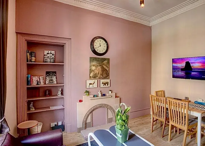 Homely 2 Bed Victorian West End * Glasgow