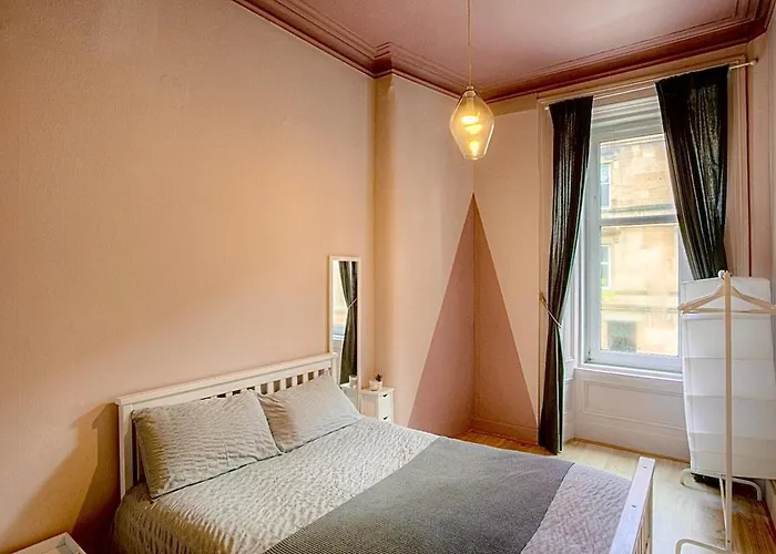 Homely 2 Bed Victorian West End * Glasgow