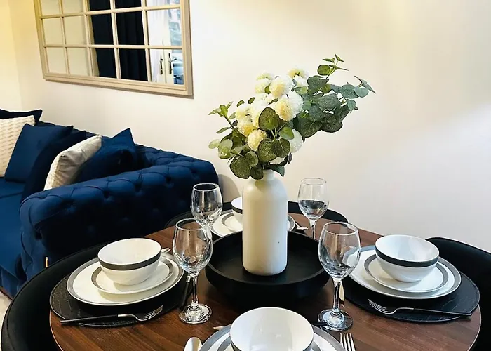 Modern 2 Bedroom Ground Floor Near Centre * 格拉斯哥