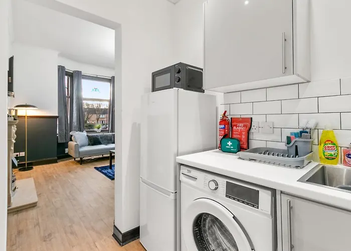 Free Parking - Sleeps 6 - 2 Bedrooms - Great Transport Links Apartamento Glasgow