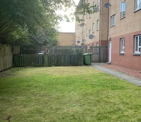 Modern 2 Bedroom Ground Floor Near Centre * 格拉斯哥