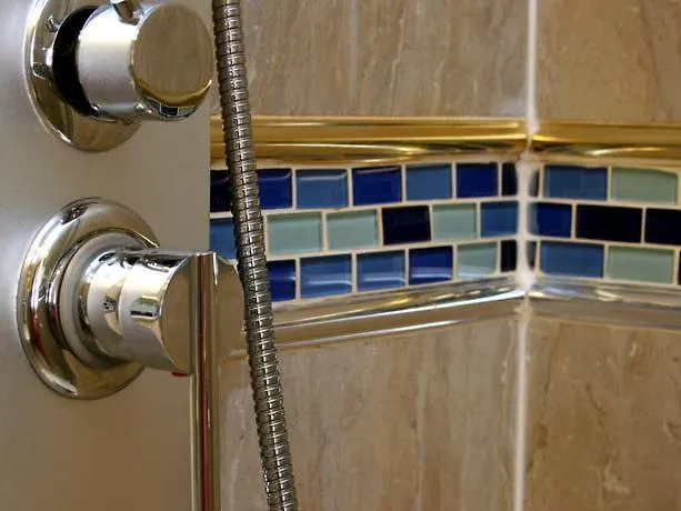 Newton 3* גלאזגו