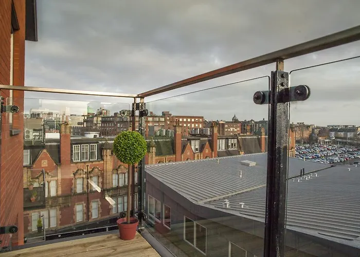 Centre With Free Secure Underground Parking * Glasgow