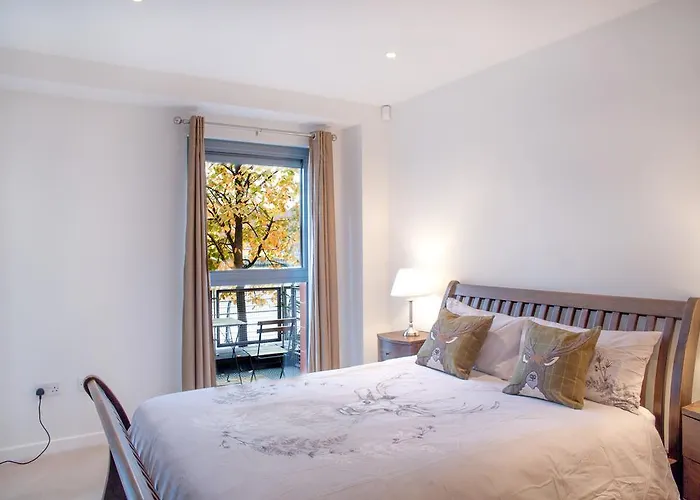 Riverside West End Appartement *