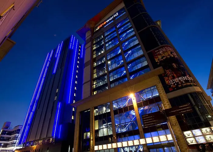 Отель Premier - Buchanan Galleries 3*