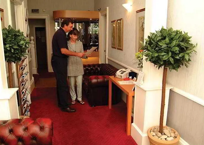 Ξενοδοχείο Ambassador