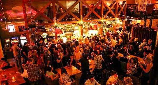 Station Skyline With Parking * Γλασκώβη