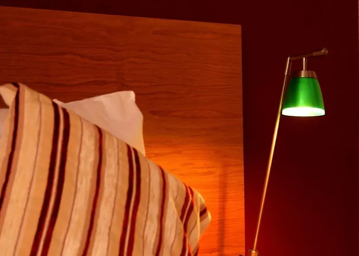 Newton 3* גלאזגו