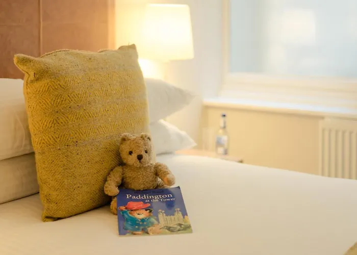 بريميير سويتس بلاس جورج سكوير *