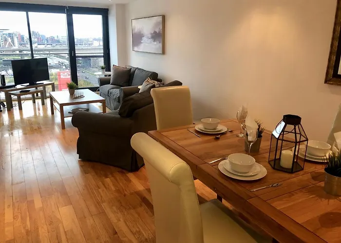 The Heights - River And City View Glasgow