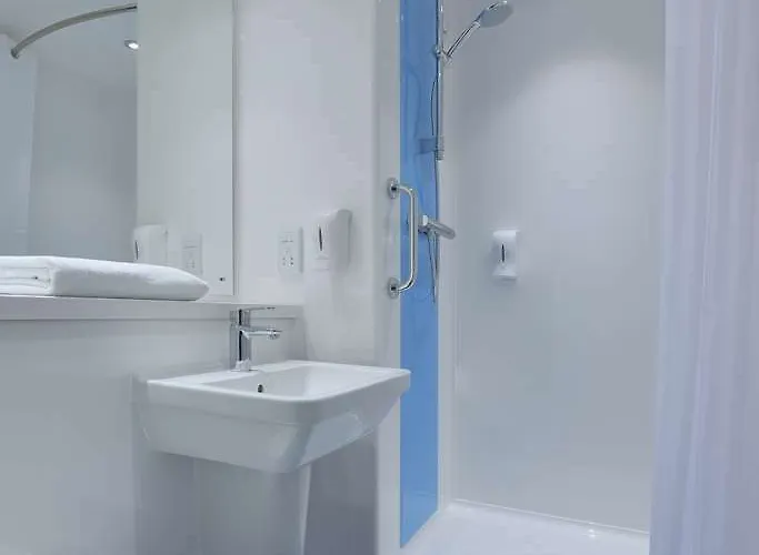 Hotel Travelodge Airport 3*